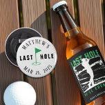 Golf Bachelor Party förra Hål Flasköppnare<br><div class="desc">Den här anpassningsbar flaska-öppnaren innehåller den leksamma frasen "Förra Hål" tillsammans med en golfbild, och skapar den som ett roligt till en golftematisk reklamfest. Anpassa den till namn och för en unik och minnesvärd skull. Idealiskt för brudgummen och hans vänner, tillför denna öppnare i flaska en humoristisk och personlig beröring...</div>