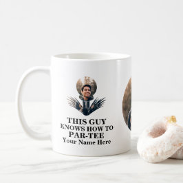 Golf boll-fotokillen vet hur man parar sig kaffemugg
