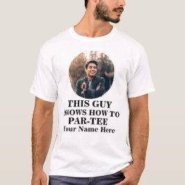 Golf boll-fotokillen vet hur man parar sig t shirt