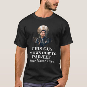 Golf boll-fotokillen vet hur man parar sig t shirt