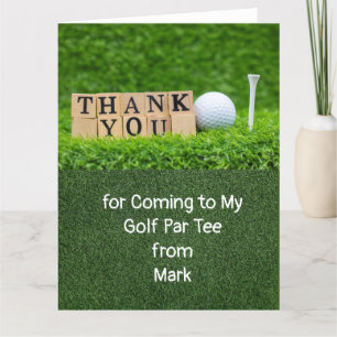 Golf boll och T på grönt-gräs tack kort