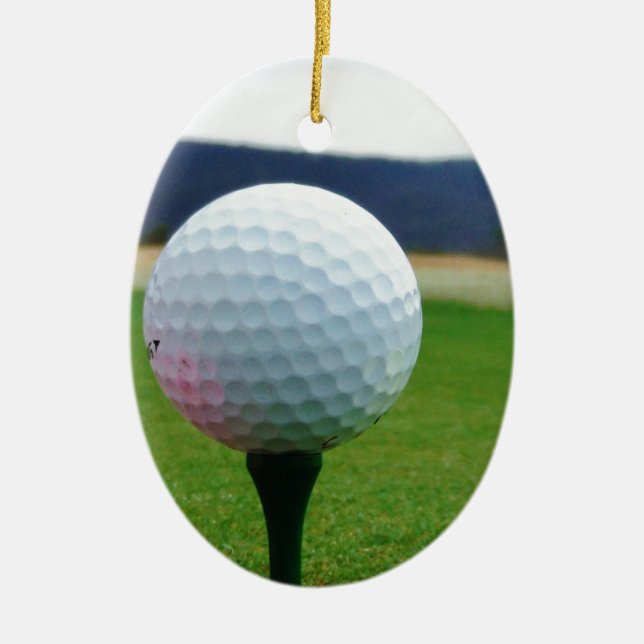 Golf Boll på en golfbana i bergsområden Julgransprydnad Keramik (Framsidan)