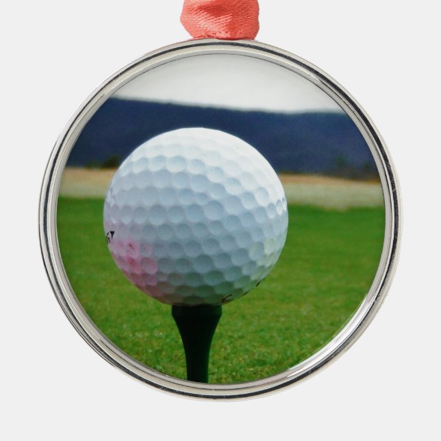 Golf Boll på en golfbana i bergsområden Julgransprydnad Metall (Framsidan)