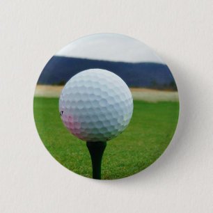 Golf Boll på en golfbana i bergsområden Knapp
