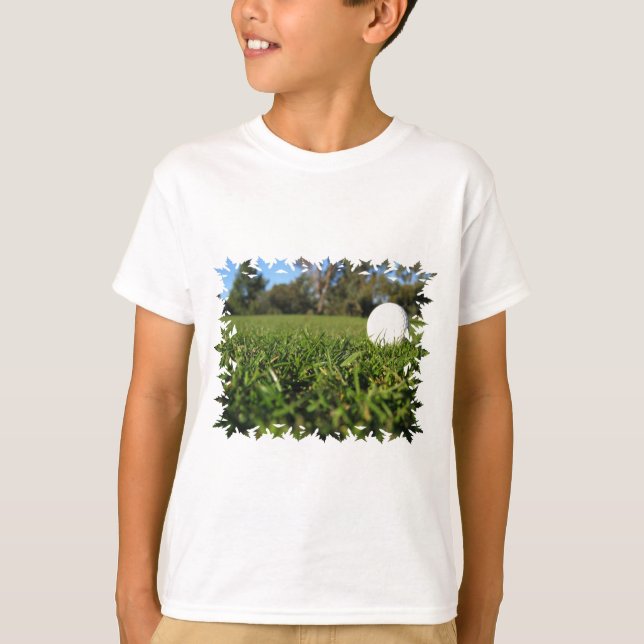 Golf Boll på Golf Course Youth T-Shirt (Framsida)