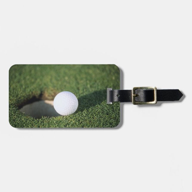 Golf Boll vid kant i hål Bagagebricka (Horisontell Framsida)