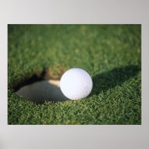Golf Boll vid kant i hål