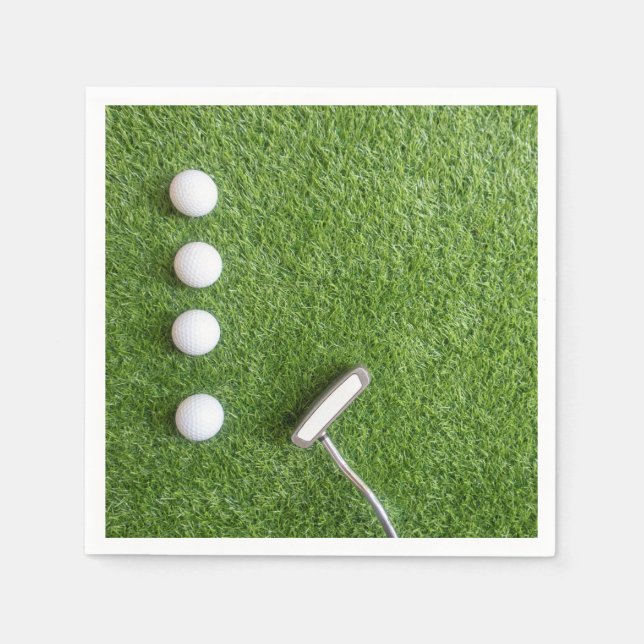 Golf bollar med putter på grönt gräs för golfer pappersservett (Framsidan)
