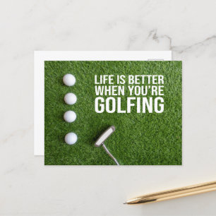 Golf bollar på grönt gräs för golfer vykort