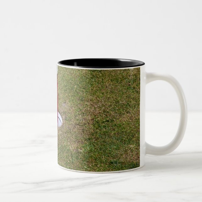 Golf hål Två-Tonad mugg (Höger)