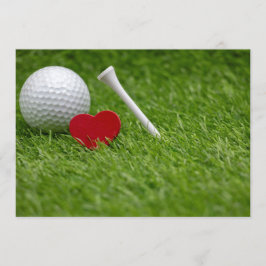 Golf kärlek hjärta och tee på grön gräs inbjudningar