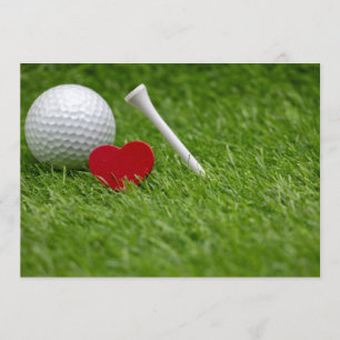 Golf kärlek hjärta och tee på grön gräs inbjudningar