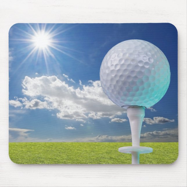 golfboll på en utslagsplats med gräs musmatta (Framsidan)