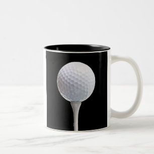 Golfboll & utslagsplats på svarten - skräddarsy Två-Tonad mugg