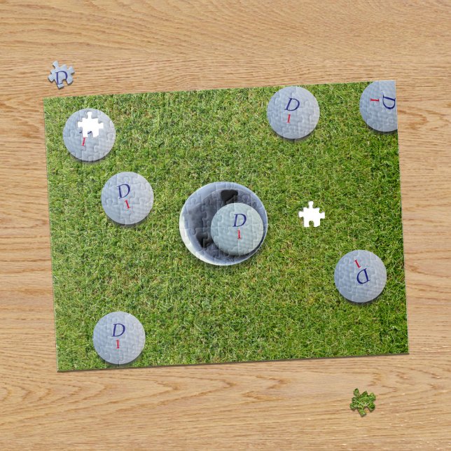 Golfer Monogram Golf Bollar Grönt Jigszle Puzzle Pussel (A fun golf themed puzzle with space for your initial and golf ball number.)