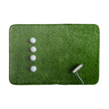Golfgrön gräs med golfbollar