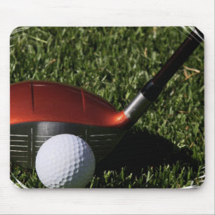 Golfjärn och bollmusen vadderar musmatta