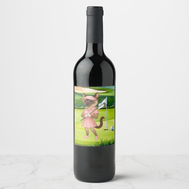 Golfkvinna Kattälskare på banan i rosa klänning Vinflaska Etikett (Framsida)