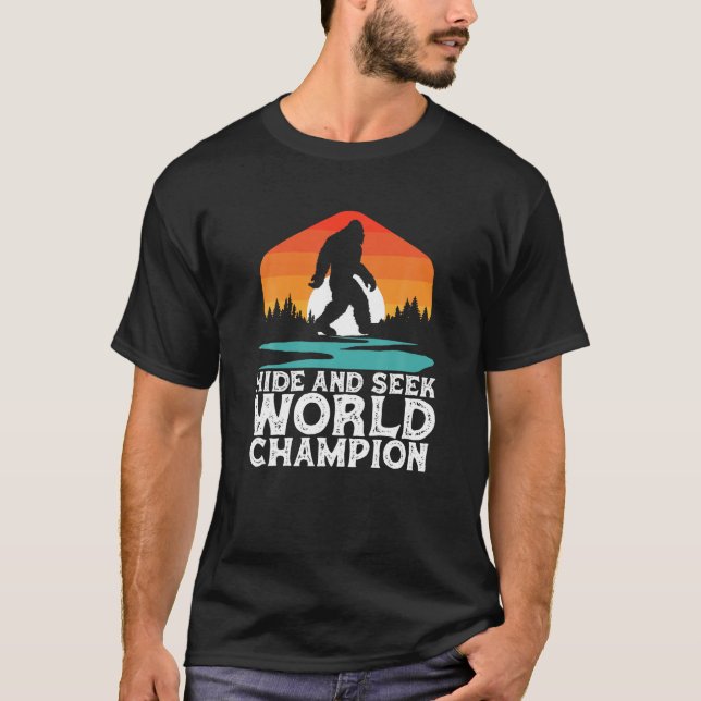Göm och se World Champion Funny Bigfoot 2020 T T Shirt (Framsida)