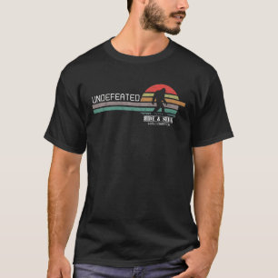 Göm och sök Champion t shirt Bigfoot Funny t shi