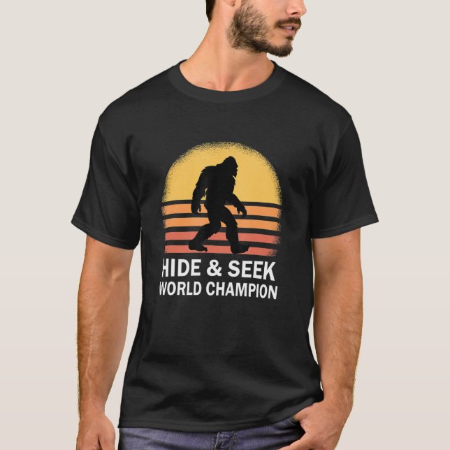 Göm och sök efter världsmästerskapen Bigfoot Belie T Shirt (Framsida)