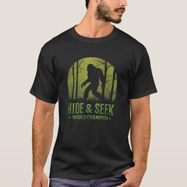 Göm och sök efter världsmästerskapen Retro Bigfoot T Shirt (Framsida)