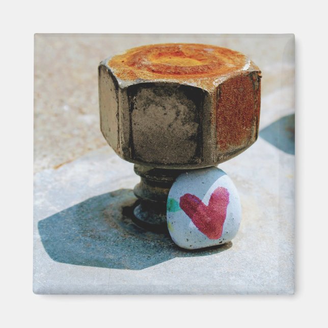 Gömt Heart Sten och en Rusty Bolt Magnet (Framsidan)