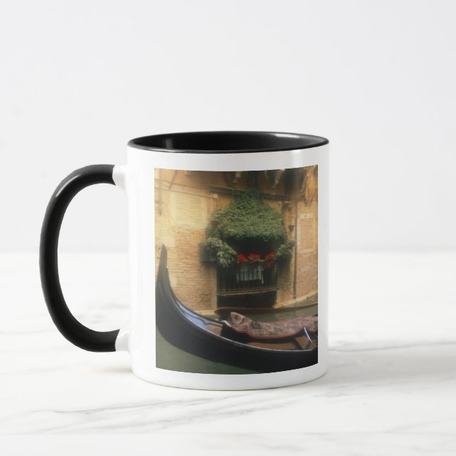 Gondol och restaurang, Venedig, Veneto, Italien Mugg (Vänster)