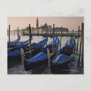 Gondolas av Saint Marks Square i Italien Vykort