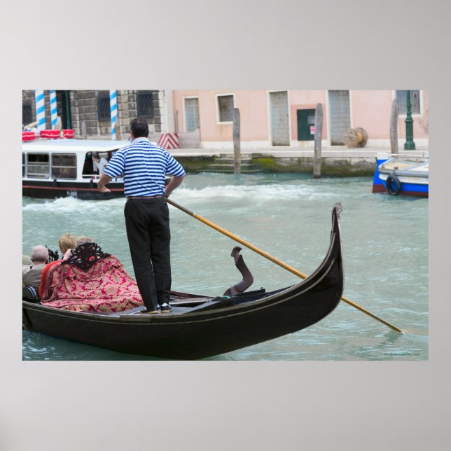 Gondolas i Venedigkanalen Poster (Framsidan)