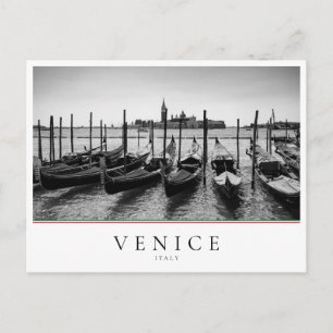 Gondoler i Venedig i svart och vitt Vykort