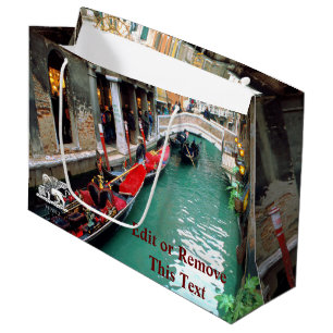 Gondoler på en Venetian kanal