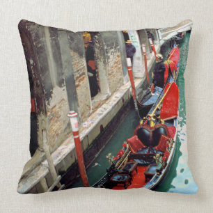 Gondoler på en Venetian kanal Kudde