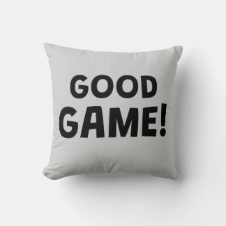 Good Game! | Bold Typography Gamer Throw Pillow Kudde