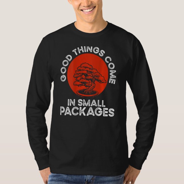 Good Things Come In Small Packages Backprint Bonsa T Shirt (Framsida)