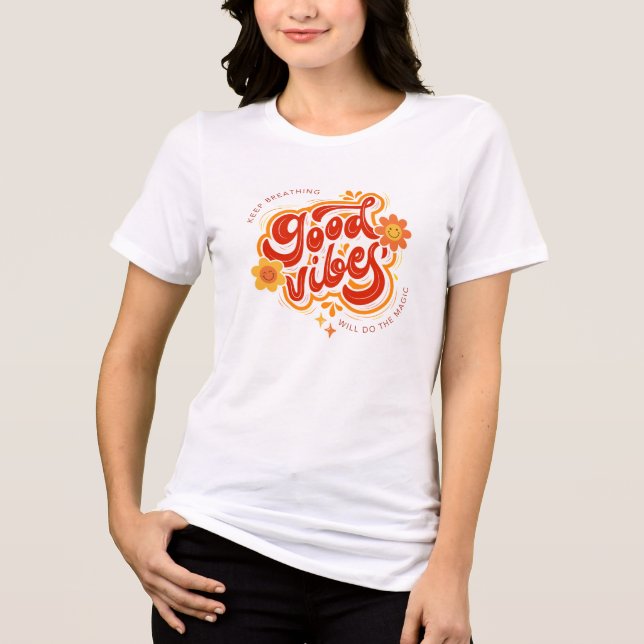 Good Vibes Graphic Tee in Soft Tri Blend (Framsida)