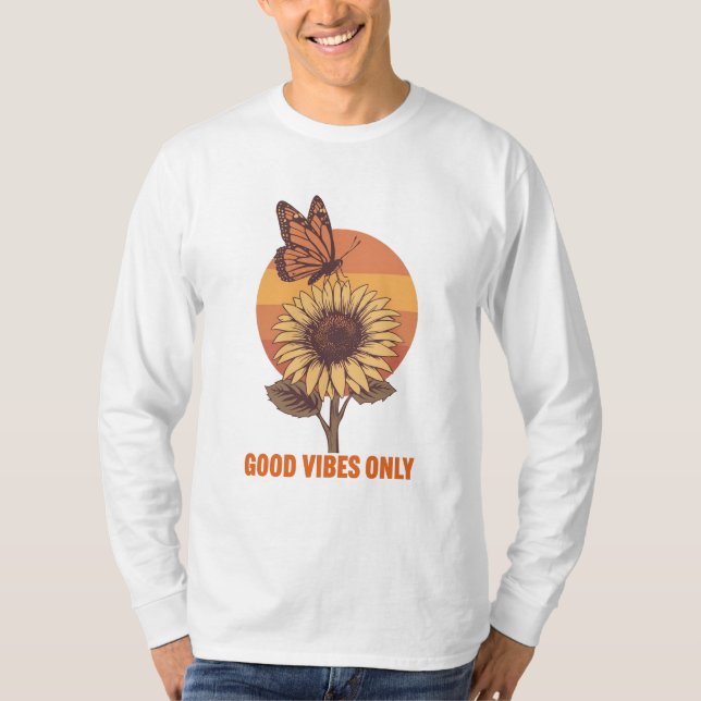 Good Vibes Only – Retro Butterfly & Sunflower Unis T Shirt (Framsida)