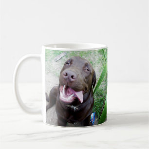 Goofy Delight: Chocolate Brown Labrador Puppy, Kaffemugg