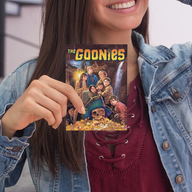 Goonies One-Eyed Willys skatte Vykort (Person holding postcard)