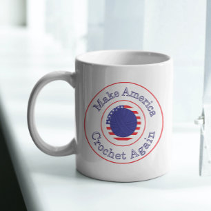 Gör Amerika Crochet Blue Yarn till en noj Kaffemugg
