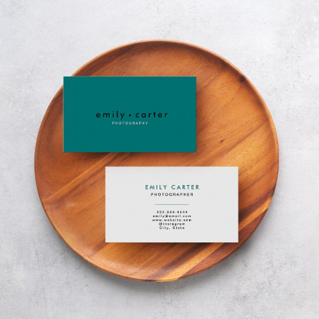 Gör ditt märke till: Modern minimalistisk smak Visitkort (A chic modern teal and white business card.)