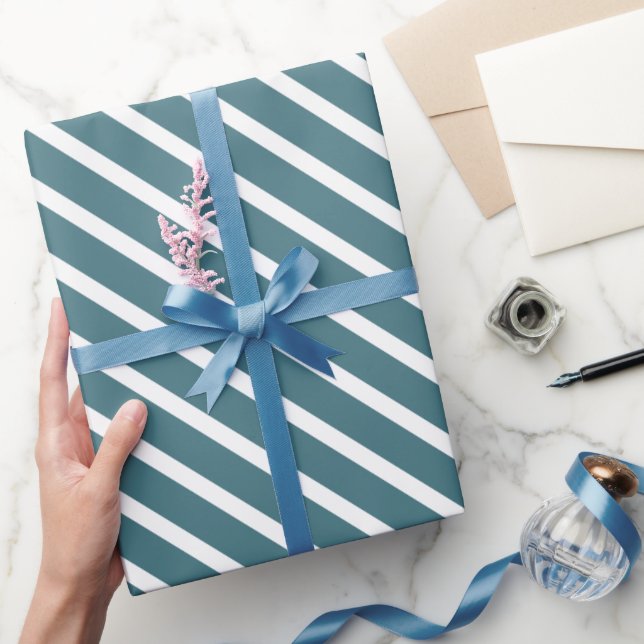 Gör Ditt Present Vackert i Tealblå & Vit Presentpapper (Gifting)