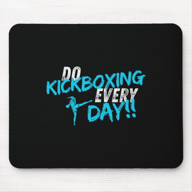 Gör kickboxning varje dag  musmatta (Framsidan)
