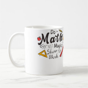 Gör matte inte magi Roligt present för matteälskar Kaffemugg
