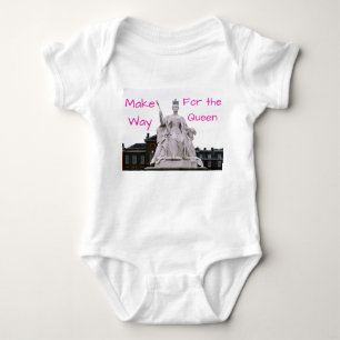 GÖR PLATS FÖR Drottningen T Shirt