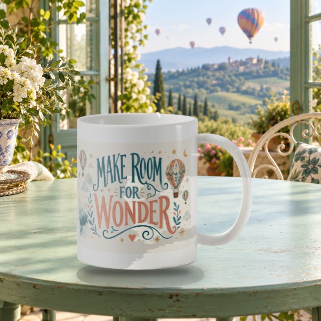 Gör plats för Wonder Hand Lettered Mugg (Make Room for Wonder Hand Lettered Mug — refined lighting and contact shadows. Digital lifestyle preview.)