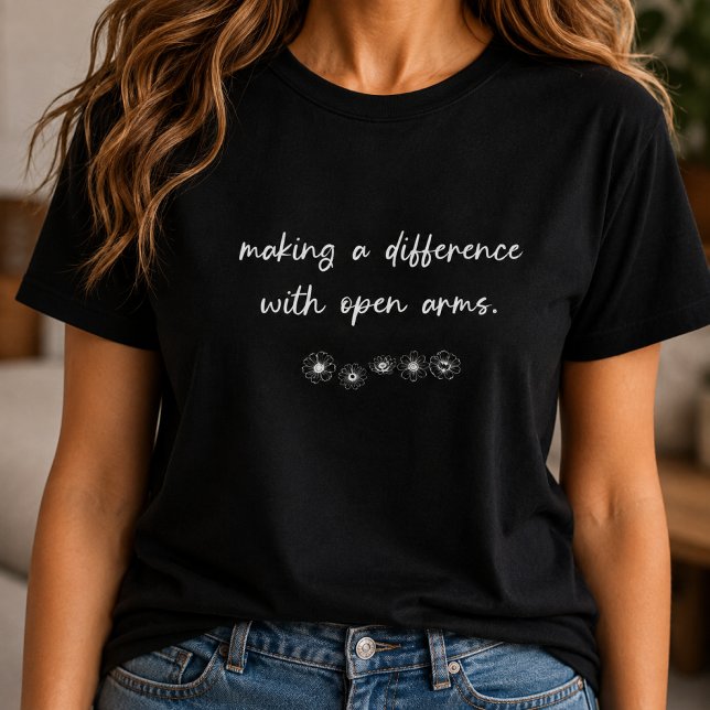 Göra skillnad Öppen arm fosterhem T Shirt (Skapare uppladdad)
