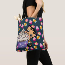 Gorgligt Baby Tiger munkar på en Cupkaka Tote Bag