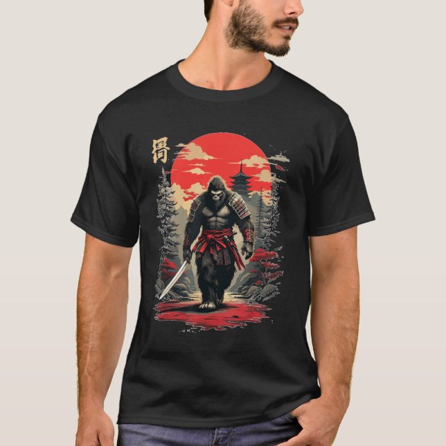 Gorilla Bigfoot Fierce Samurai Warrior T Shirt (Framsida)