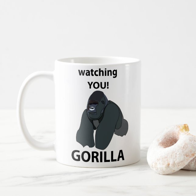 Gorilla iakttar dig rolig gorilla kaffemugg (Med munk)
